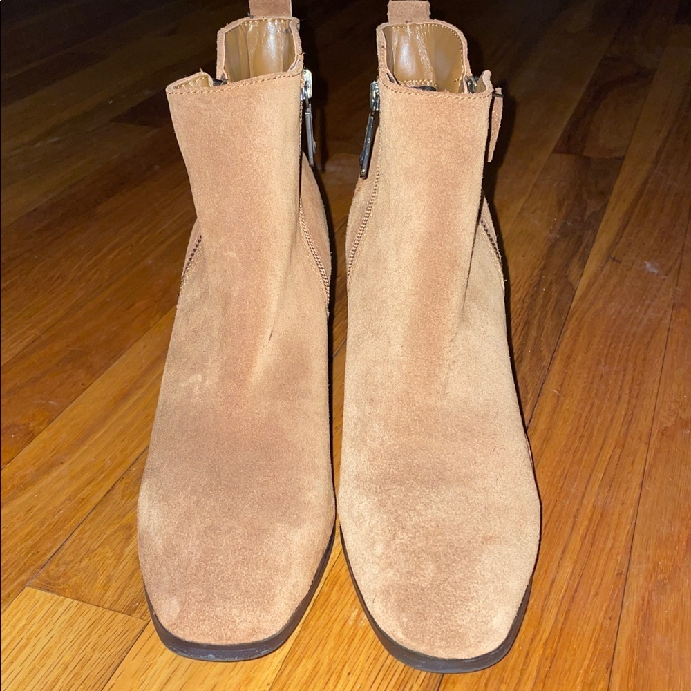 BLONDO Siena Suede Waterproof Chunky Winter Ankle Booties EUC. Size 9